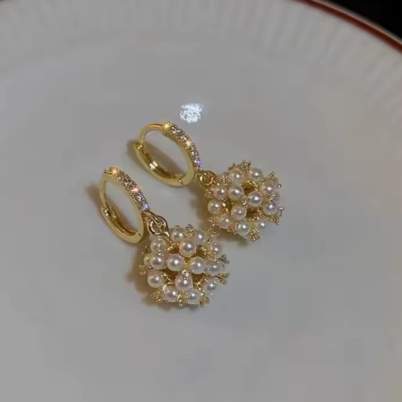 Anthropologie Gold Pearl Drop Earrings - Picture 8 of 10